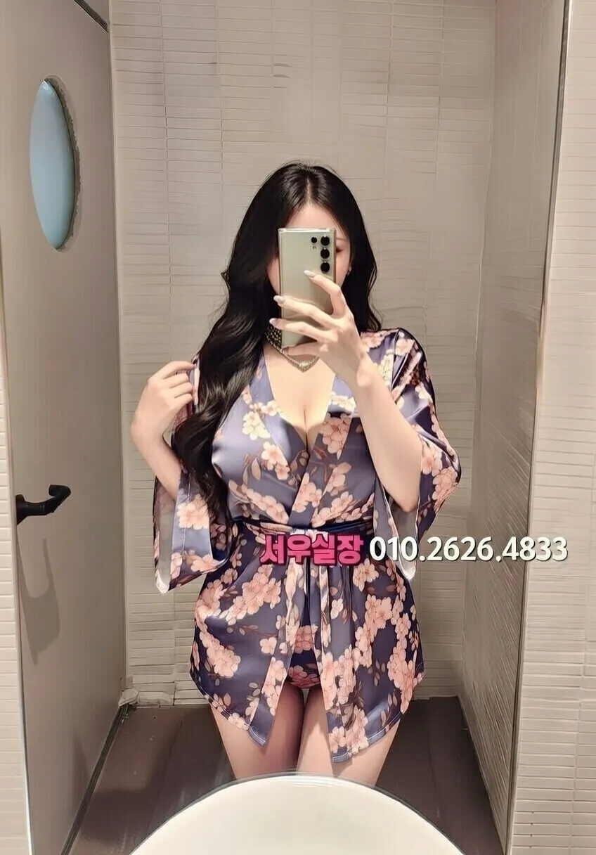 프리미엄 파트너 프로필 7 - 다양한 스타일의 매력적인 파트너